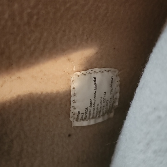 Thinsulate 3M waterproof boots. - Picture 8 of 9